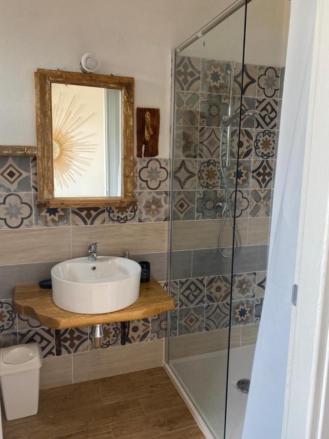 Steddueoro Panzió Baunei Szoba fotó
